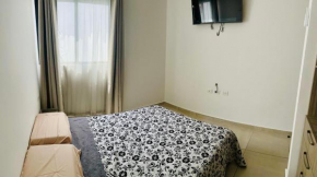 Habitación con cama matrimonial